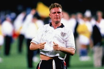 Lideró a Inglaterra hasta el cuarto lugar Italia 90, su único Mundial. Su imagen llorando en las seminfinales contra Alemania es una postal única del fútbol mundial. 