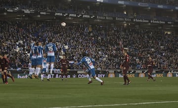 Messi en el lanzamiento de una falta directa.