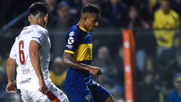 Sebastián Villa no tuvo un buen partido en el empata 0-0 de Boca juniors y Huracán.