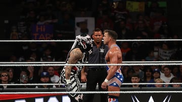 Chad Gable y Penta se encaran previo a su lucha en RAW.
