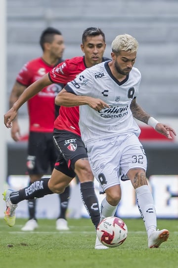 Querétaro prácticamente fue un equipo nuevo para este Guardianes 2020. Nicolás Albarracín fue uno de los jugadores que se sumaron a las filas de los emplumados este semestre. El medio uruguayo llegó procedente de Atlante y quedó a deber. Albarracín solamente disputó dos partidos (uno como titular) con el primer equipo de los Gallos Blancos.