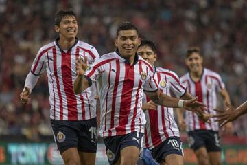 Como ya se ha vuelto costumbre recientemente, Chivas se llevó el Clásico Tapatío en un partido de pocos goles ante Atlas. De las últimas 10 ediciones de este encuentro en cualquier competencia, ‘El Rebaño’ ha conseguido seis triunfos contra dos de los ‘Zorros’. De a poco Guadalajara ha ido levantando la cara. Aunque no ha jugado contra los mejores rivales, el equipo de José Cardozo sumó nueve puntos de nueve disponibles esta semana, algo que sin duda motiva al plantel.