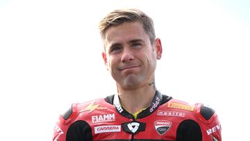 Phillip Island (Australia), 22/02/2024.- Spanish rider Alvaro Bautista of Aruba.it Racing Ducati team arrives for a group photo ahead of the Superbike World Championship on Phillip Island, Australia 22 February 2024. (Motociclismo, Ciclismo) EFE/EPA/JOEL CARRETT AUSTRALIA AND NEW ZEALAND OUT