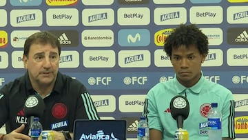 Wilmar Barrios habla en rueda de prensa.
