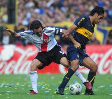 Vargas fue uno de los seis expulsados del superclásico en la semifinal de Copa Libertadores en 2004.