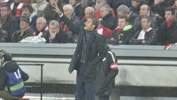 Valverde en el banquillo de San Mamés durante el Athletic-Deportivo.
