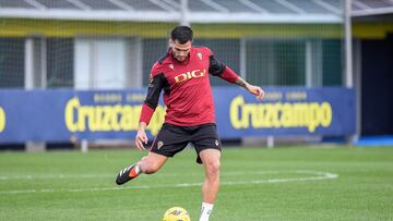 17/01/24 CADIZ CF ENTRENAMIENTO SEMANAL MAXI GOMEZ