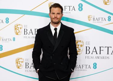 Jamie Dornan posa a su llegada a los Premios de Cine de la Academia Británica de Cine y Televisión (BAFTA) de 2023 en el Royal Festival Hall de Londres, Gran Bretaña. 