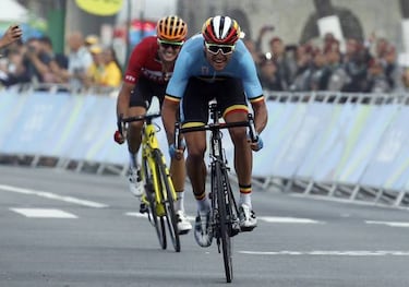 Van Avermaet caps heady summer with gold