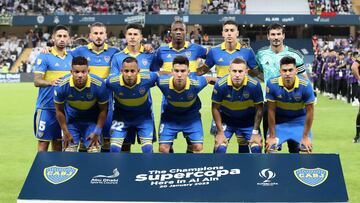 Al Ain (United Arab Emirates), 20/01/2023.- Players of Boca Juniors pose during the Supercopa Argentina final soccer match between Boca Juniors and Racing Club in Al Ain, United Arab Emirates, 20 January 2023. (Emiratos Árabes Unidos) EFE/EPA/ALI HAIDER