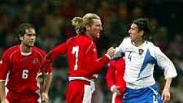 <b>TENSIÓN.</B> El partido se ha vivido con mucha tensión.