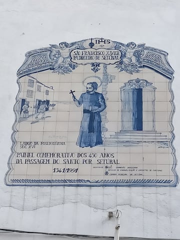En cada calle de Set¨²bal puedes encontrar obras de arte.