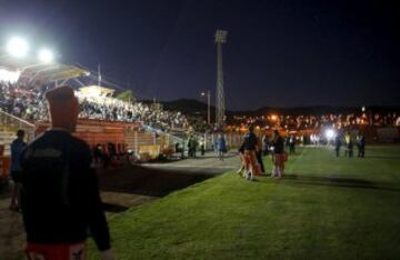 Estadio El Cobre de El Salvador: Como anécdota, la capacidad de El Cobre (20.752 espectadores) es mayor a la población de Diego de Almadro, comuna donde se ubica (16.452). Está situado a una altura de 2300 metros sobre el nivel del mar, en medio del desierto de Atacama, denominado el 'más árido del mundo'.