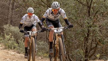 Paluta y Bernas sorprenden en el arranque de la Andalucía Bike Race