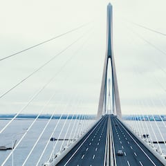 Inaugurado el puente colgante más largo del mundo: 10 kilómetros, seis carriles y vías de tren