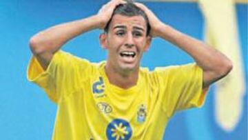 <b>LAMENTOS. </b>Los jugadores amarillos no encuentran la manera de ganar.