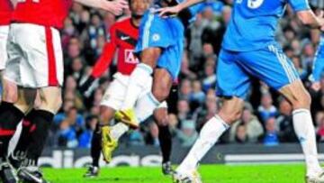 <b>GOL DECISIVO. </b>Terry remata libre de marca y en el primer palo el gol que dio el triunfo al Chelsea.