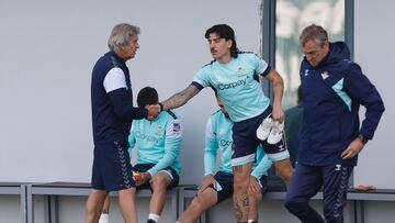 Bellerín, junto a Pellegrini.