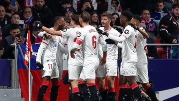 Los jugadores del Sevilla celebran un gol esta campaña.