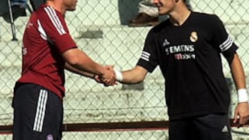 <B>LOS DOS GRANDES</B>. Kahn y Casillas copan las dos primeras posiciones en la clasificación de los mejores porteros del mundo del pasado año.