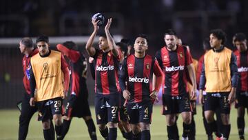 Melgar's players react after loosing against Independiente del Valle during the Copa Sudamericana football tournament semifinal second leg match between Melgar and Independiente del Valle, at the UNSA Monumental stadium in Arequipa, Peru, on September 7, 2022. (Photo by ERNESTO BENAVIDES / AFP)