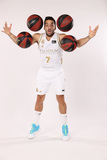 El base m¨¢s en forma de Europa en estos momentos se comprometi¨® con el Real Madrid en el verano de 2014. En su primera temporada vestido de blanco el argentino no tuvo mucho protagonismo (3 puntos y 1,5 asistencias en 13 minutos en pista), por lo que el Madrid decidi¨® cederlo al UCAM Murcia donde pas¨® las dos siguientes temporadas y destac¨®. En 2017 volvi¨® al Real Madrid tras meterse en el segundo mejor quinteto de la Liga y ser el jugador m¨¢s espectacular del curso. Con el Madrid ha ganado dos Euroligas (2015 y 2018), tres Ligas (2015, 2018 y 2019), dos Copas (2015 y 2019) y tres Supercopas (2014, 2018 y 2019). Ahora mismo es el MVP de todas las competiciones nacionales: Liga, Copa y Supercopa.