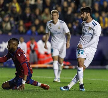 Isco volvió a adelantar al Real Madrid. 1-2.