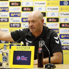 Pepe Mel: “La cabeza me pide reservar a Jonathan Viera”