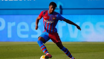 El futbolista de 17 a&ntilde;os de edad tiene doble nacionalidad, naci&oacute; en Barcelona y acaba de debutar con el primer equipo en Champions League.