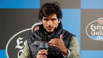 MADRID, 21/12/2020.- El piloto de F&oacute;rmula Uno Carlos Sainz Jr durante su participaci&oacute;n en la jornada de &#039;Christmas Karting&#039;, este lunes en las instalaciones del Carlos Sainz Karting de Madrid. EFE/J.J. Guill&eacute;n