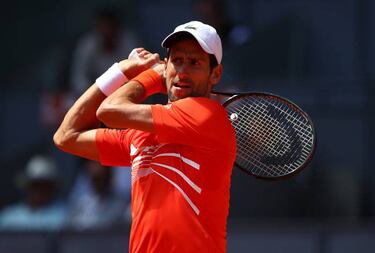 Djokovic maintains perfect record against battling Chardy