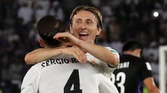 Al Ain (United Arab Emirates), 22/12/2018.- Luka Modric (R) celebrates with Sergio Ramos of Real Madrid after scoring a goal during FIFA Club World Cup 2018 final match between Real Madrid and Al Ain FC in Abu Dhabi, United Arab Emirates, 22 December 2018