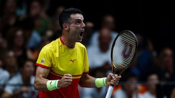 Bautista se crece ante Lehecka y da el primer punto a España