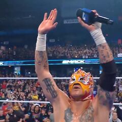 Rey Fénix llega a Smackdown con todo y triunfo