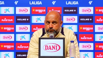 11/4/25 LALIGA EA SPORTS.
ENTRENAMIENTO DEL RCD ESPANYOL EN EL RCDE STADIUM
MANOLO GONZALEZ (E) RCD ESPANYOL