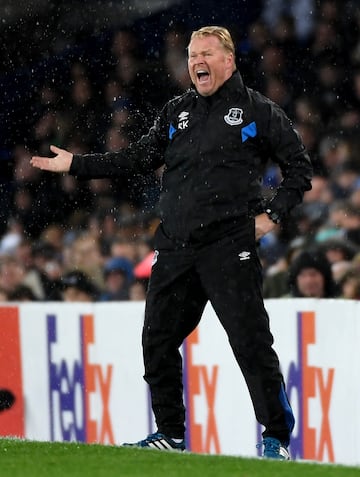 El traspaso del entrenador neerlandés, actual seleccionador de Países Bajos, del Southampton al Everton en 2015 supuso un coste de 6 millones de euros.