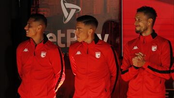 Independiente Santa Fe reveló la nueva camiseta de los planteles femenino y masculino para la temporada 2023. Alfonso Cañón lideró la presentación.