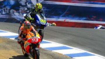 Pasada para la historia de M&aacute;rquez a Rossi en el Sacacorchos.