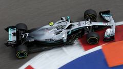 SOCHI, RUSSIA - SEPTEMBER 27: Valtteri Bottas driving the (77) Mercedes AMG Petronas F1 Team Mercedes W10 on track during practice for the F1 Grand Prix of Russia at Sochi Autodrom on September 27, 2019 in Sochi, Russia. (Photo by Charles Coates/Getty Images)