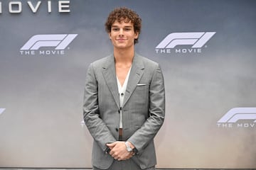 Mason Thames posa en la alfombra roja del preestreno de 'F1: La pel¨ªcula' celebrado en la ciudad de Nueva York.