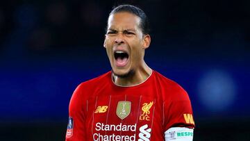 El defensa holandés del Liverpool, Virgil van Dijk, durante un partido.