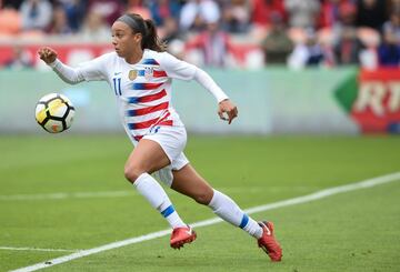 Gran año de Pugh, pues hizo dos goles con Estados Unidos y una asistencia en el primer partido del 2018 con su selección, con apenas 20 años de edad es una gran promesa para el conjunto de las Barras y las Estrellas.