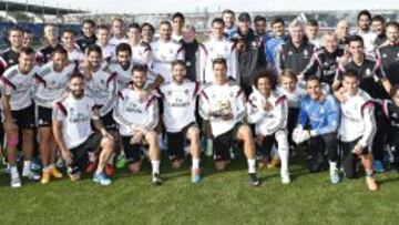 Una bota de oro de todos. Cristiano quiso fotografiarse ayer con su compa&ntilde;eros de equipo para compartir con ellos la Bota de Oro.
 