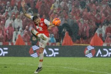 Después de dos años, el rojo ganó un clásico. Fue 2-1 con goles de Gómez y Arango.
