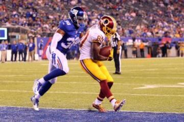 La posesi¨®n de los Giants acab¨® en un punt, y los Redskins volvieron a la carga, esta vez con ¨¦xito. Casi 4 minutos y 74 yardas de drive que acabaron en un touchdown de pase al corredor Chris Thompson y la posterior conversi¨®n de dos al receptor Jamison Crowder, que pon¨ªa el 14 a 35 a falta de 3:44.