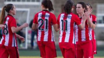 Las jugadoras celebran el gol ante el Oviedo Moderno.