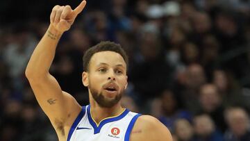 DALLAS, TX - JANUARY 03: Stephen Curry #30 of the Golden State Warriors reacts after a three-point shot against the Dallas Mavericks at American Airlines Center on January 3, 2018 in Dallas, Texas. NOTE TO USER: User expressly acknowledges and agrees that