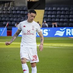 Echeverría brilla en Argentina: el increíble registro que logró ante Banfield