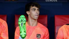 João Félix en el banquillo del Atlético-Brujas de Champions en el Metropolitano.