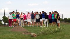 GRAF3493. BOADILLA DEL MONTE (MADRID), 26/09/2018.- Vista del homenaje a Celia Barqu&iacute;n, jugadora recientemente asesinada en Estados Unidos a los 22 a&ntilde;os, y Emma Villacieros, expresidenta de la Real Federaci&oacute;n Espa&ntilde;ola de Golf, que el Santander Golf Tour rinde hoy en Boadilla del Monte (Madrid), con motivo de la quinta prueba del torneo que se disputa este fin de semana. Como homenaje se plantaron dos robles que simbolizan la fortaleza para que ambas sean recordadas como &quot;las personas luchadoras que eran&quot;, asegur&oacute; la exgolfista Marta Figueras-Dotti embajadora de Santader Golf Tour. EFE/ Javier Lia&ntilde;o